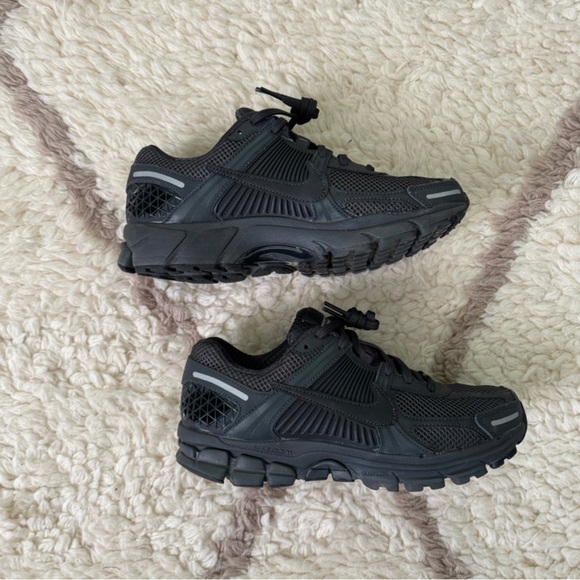 Nike Vomero 5 - Picture 3 of 3